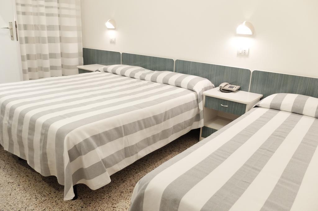 Hotel Aurea Rimini Esterno foto