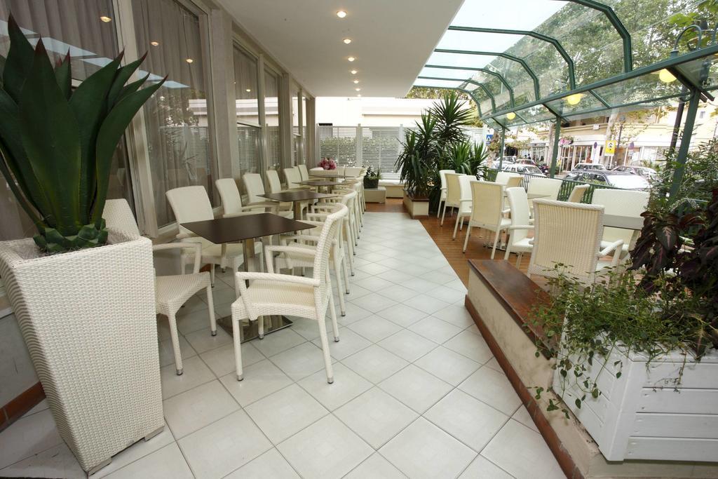 Hotel Aurea Rimini Esterno foto
